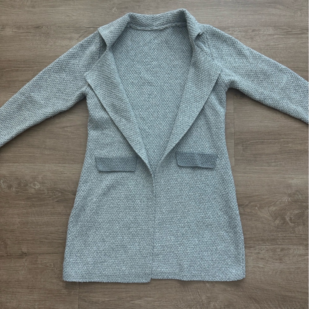 Gray Textured Open Front Cardigan - Picture 2 of 3